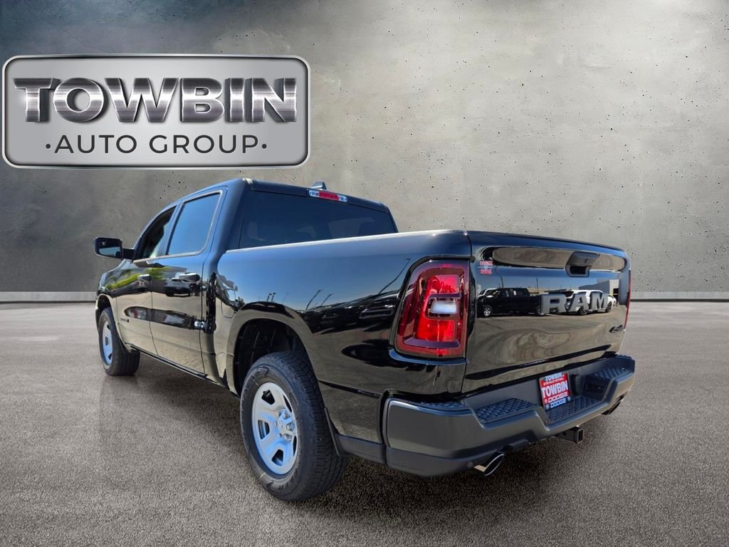 New 2026 Diamond Black Crystal Pearl-Coat Exterior Paint RAM Tradesman image 4