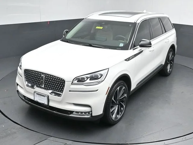 Used 2024 White Lincoln Reserve image 49