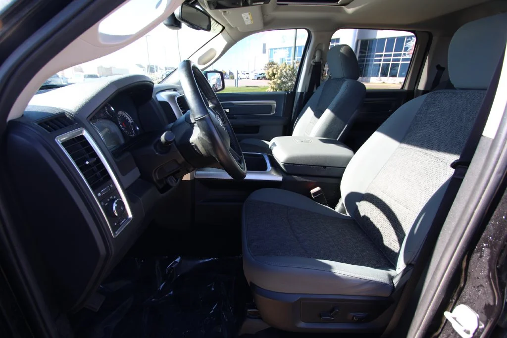Used 2018 Brilliant Black Crystal Pearlcoat Ram Big Horn image 6