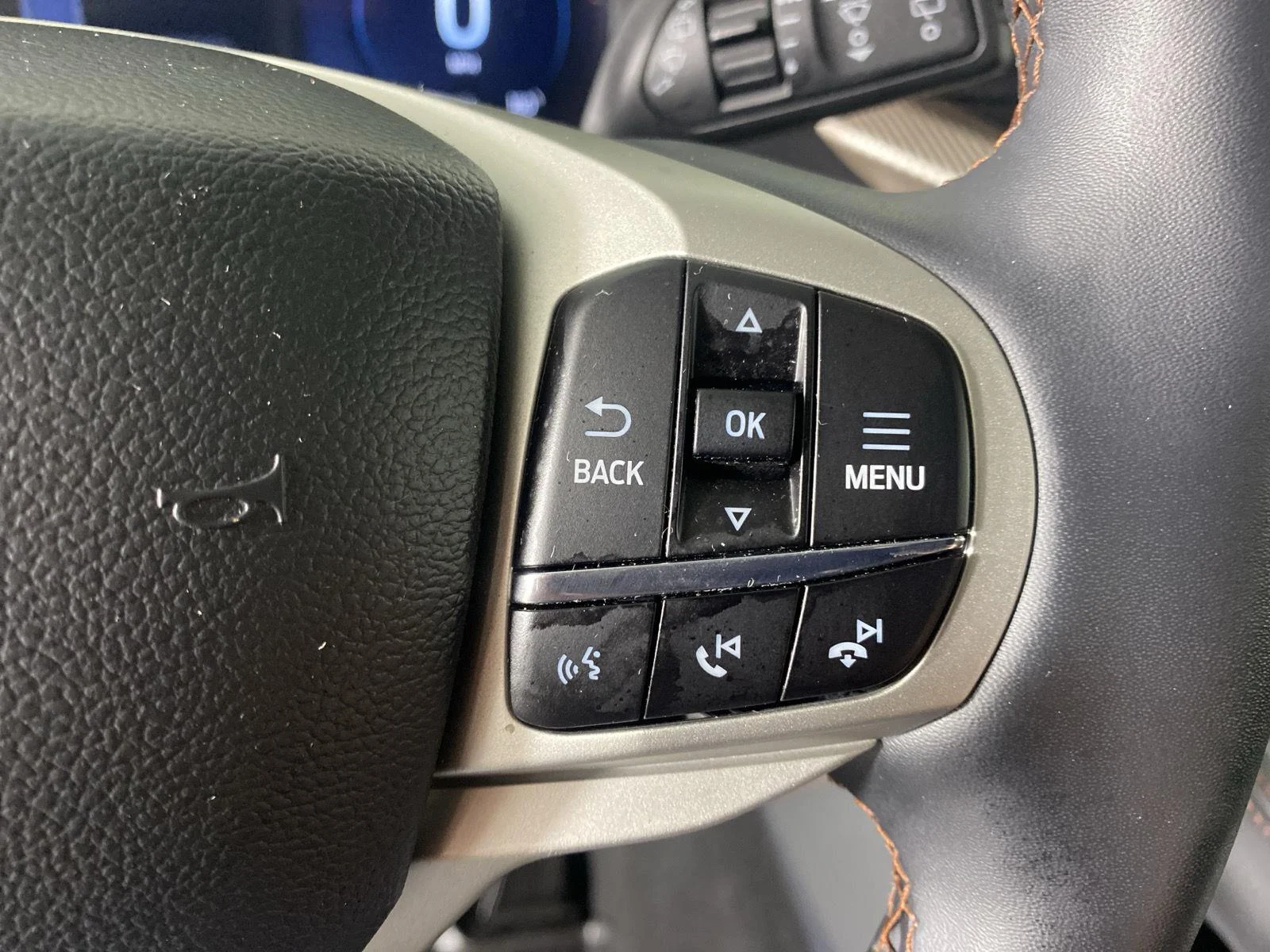 New 2026 Carbonized Gray Metallic Ford Active image 19