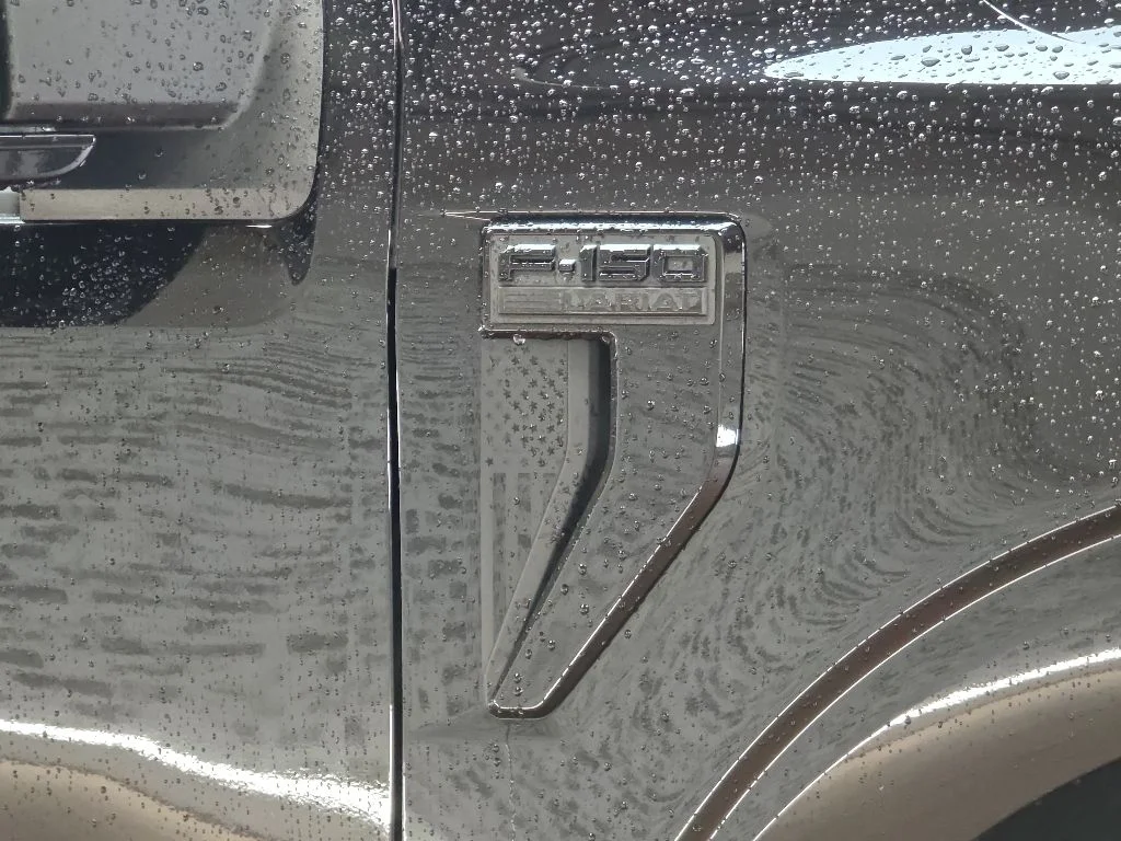 Used 2024 Black Ford Lariat image 10