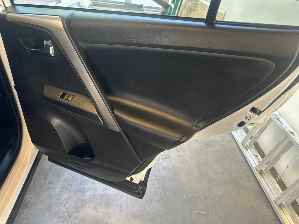 Used 2016 White Toyota XLE image 29
