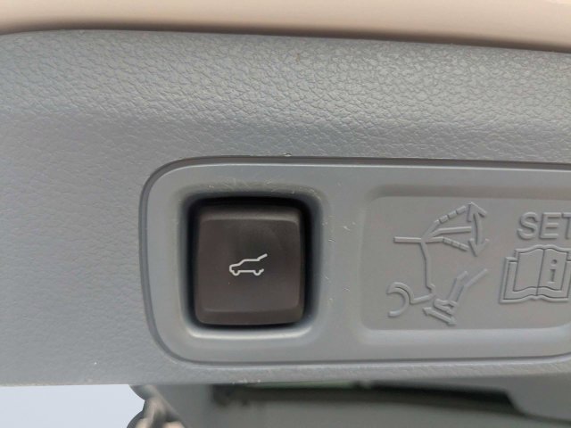 Used 2019 White Lincoln Black Label image 13