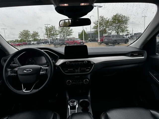 Used 2022  Ford SEL image 18