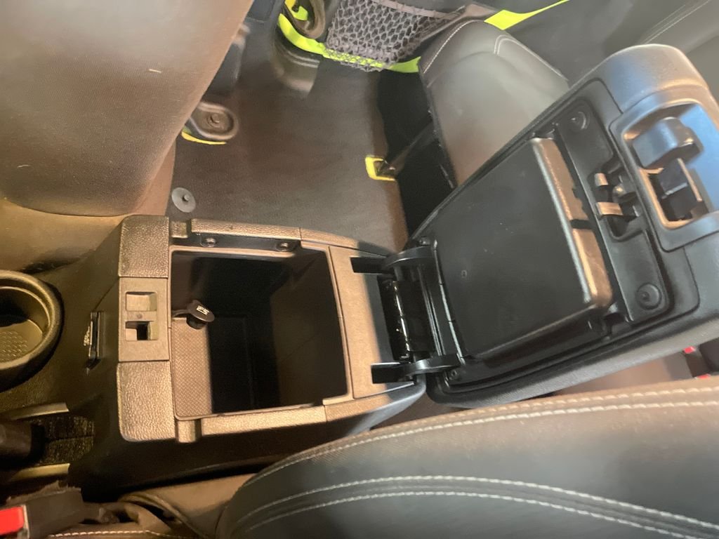 Used 2017 Green Jeep Unlimited Sahara image 26