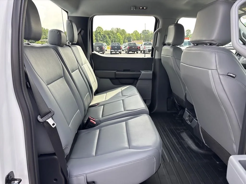 New 2026 Oxford White Ford XL image 15