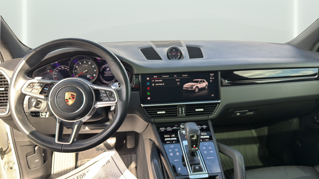 Used 2023 White Porsche Base image 19