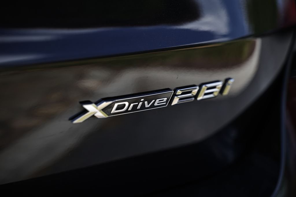 Used 2025 Black Sapphire Metallic BMW xDrive28i image 7