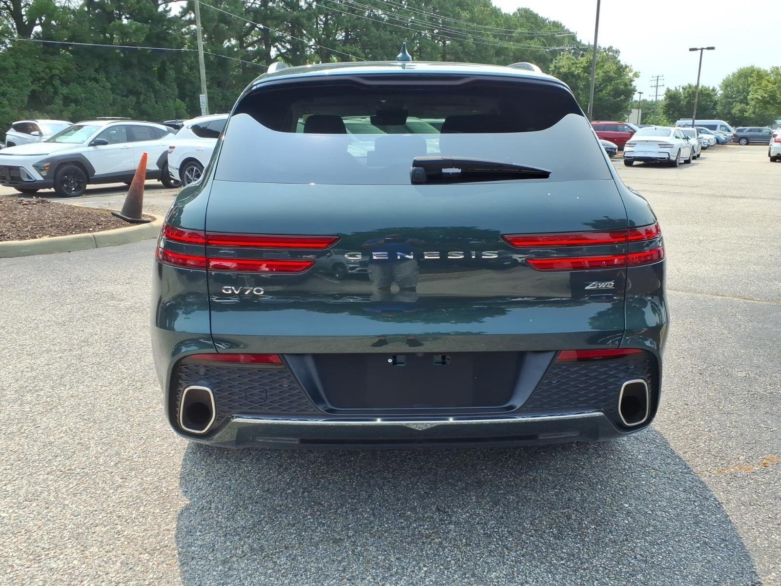 Used 2024 Cardiff Green Genesis 2.5T image 7