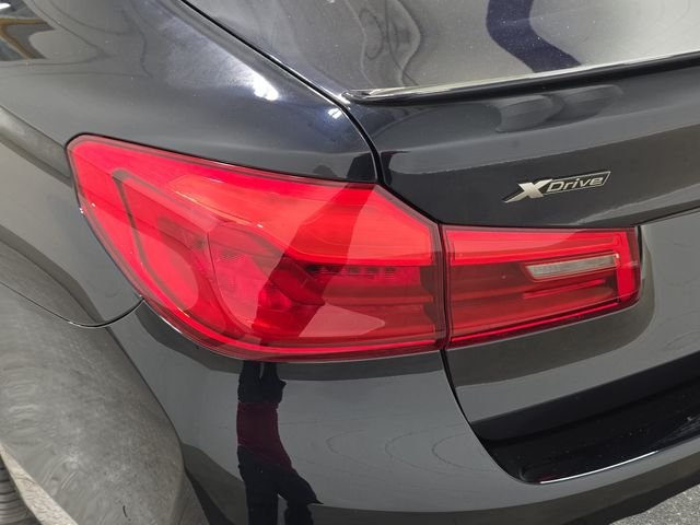 Used 2019 Carbon Black Metallic BMW M550i xDrive image 32