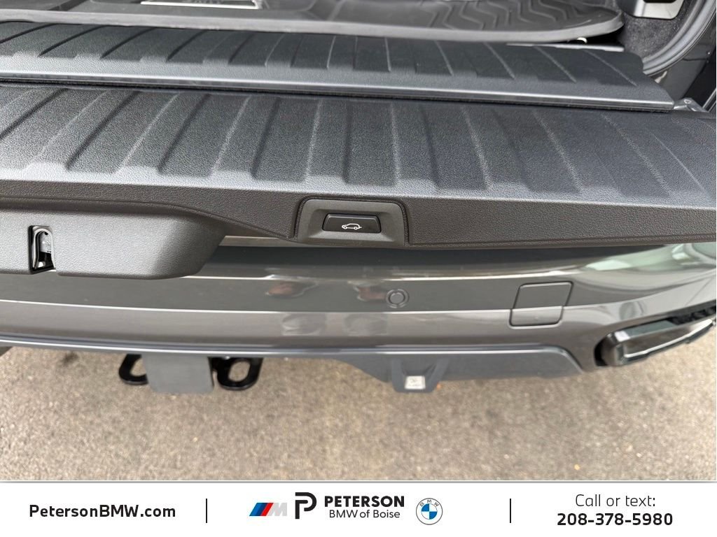 New 2026 Dravit Grey Metallic BMW xDrive40i image 14
