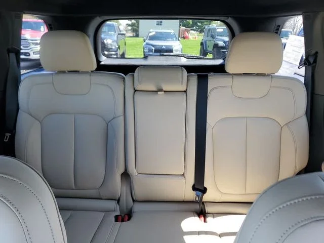 Used 2023 White Jeep Limited image 13