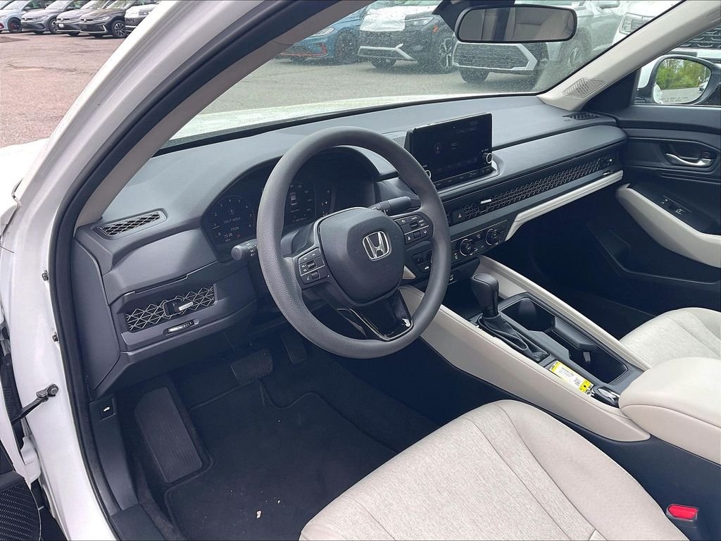 Used 2023 White Honda EX image 8