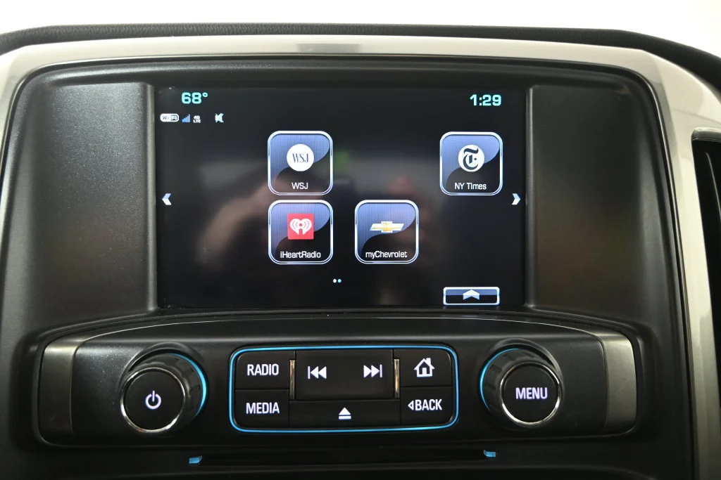 Used 2017 DEEP OCEAN BLUE METALLIC Chevrolet LT image 27