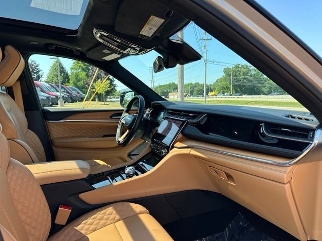Used 2024 Silver Jeep Summit Reserve image 26