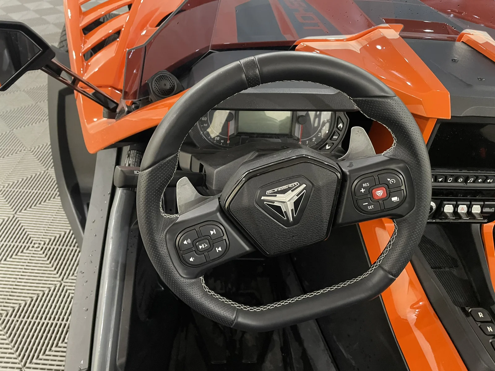 Used 2023 Orange Polaris  image 10