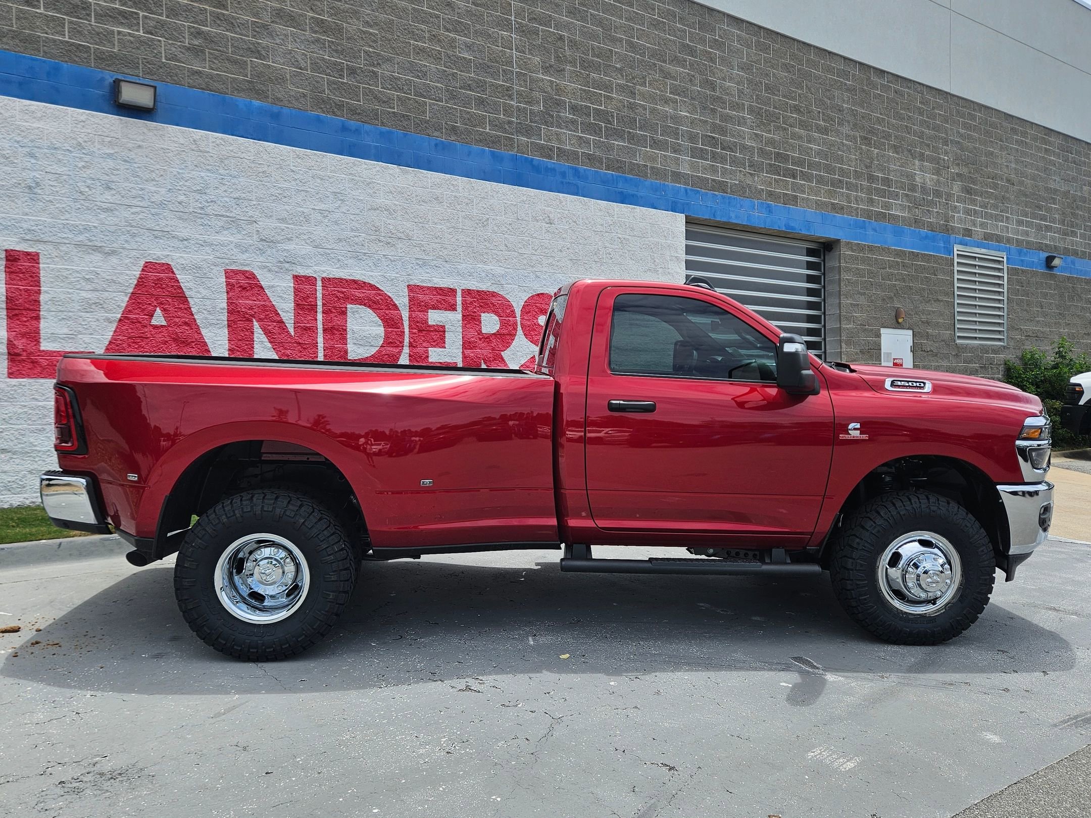 New 2026 Molten Red Pearl-Coat Exterior Paint RAM Tradesman image 8