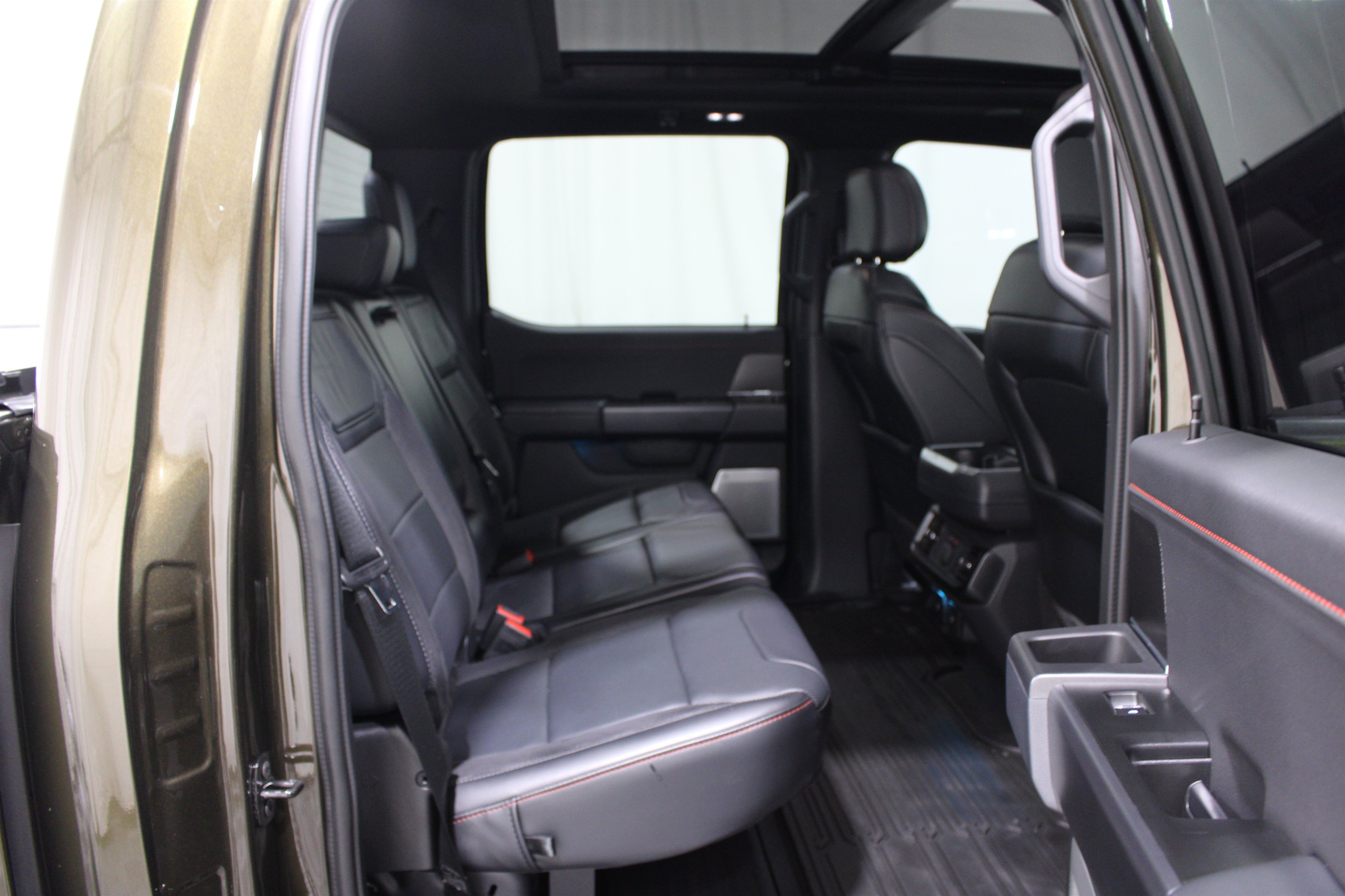 Used 2024 Shelter Green Ford Raptor image 28