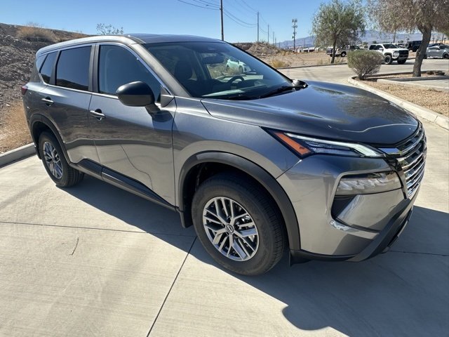 2026 Nissan Rogue S photo 3