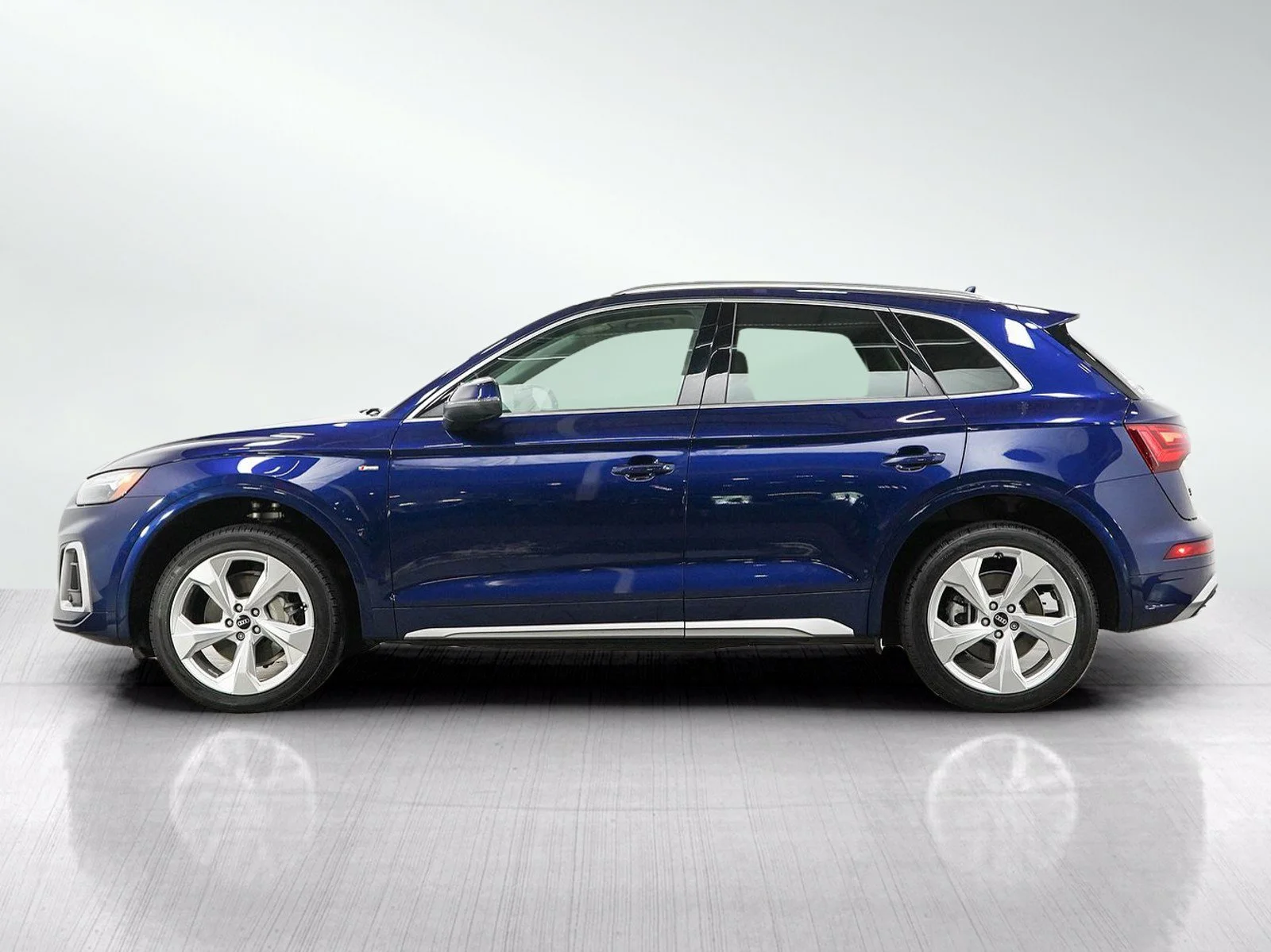 Used 2022 Audi Q5 Premium Plus with VIN WA1EAAFY5N2033748 for sale in Hopkins, Minnesota