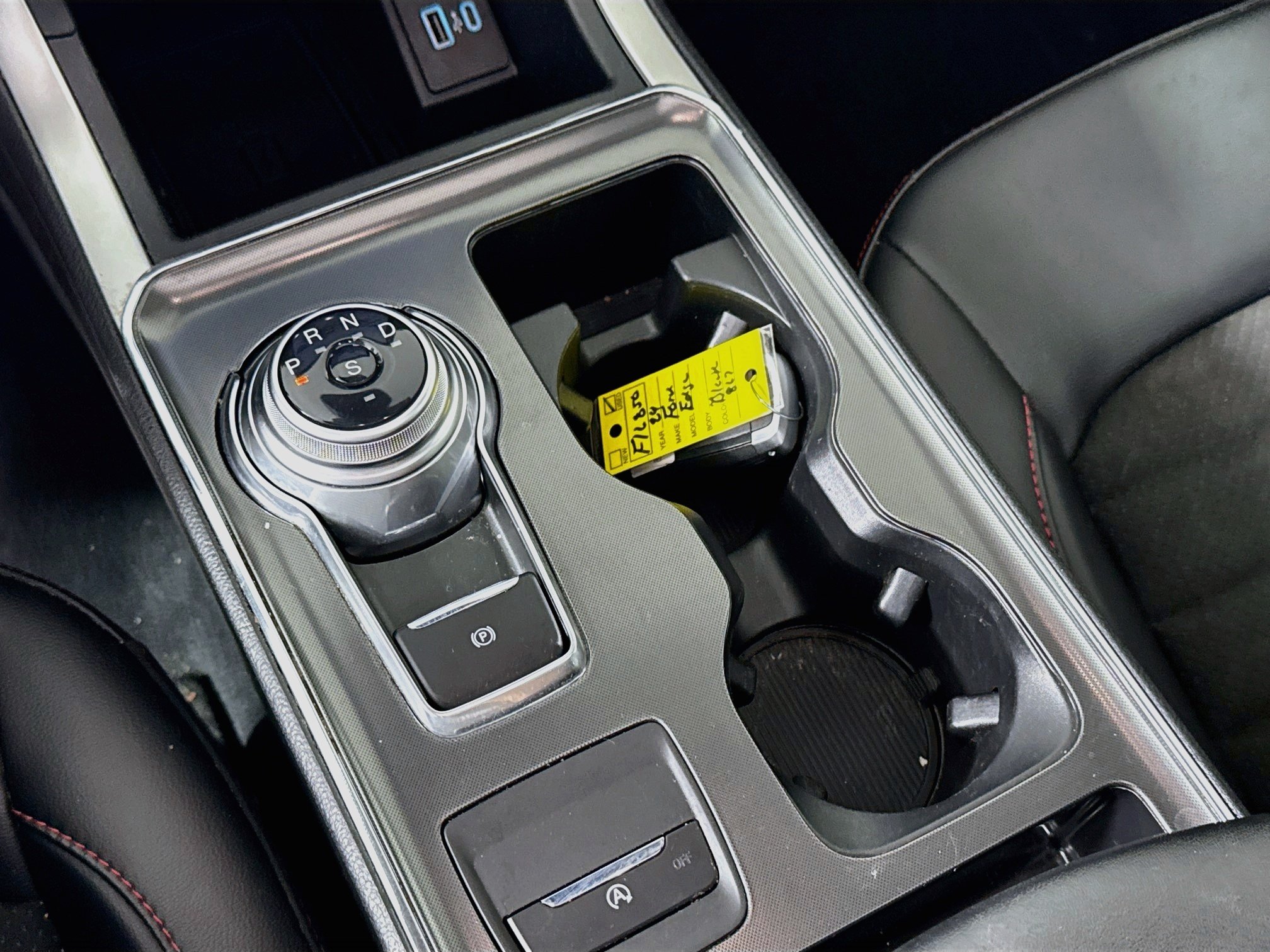 Used 2024 Agate Black Metallic Ford ST-Line image 17