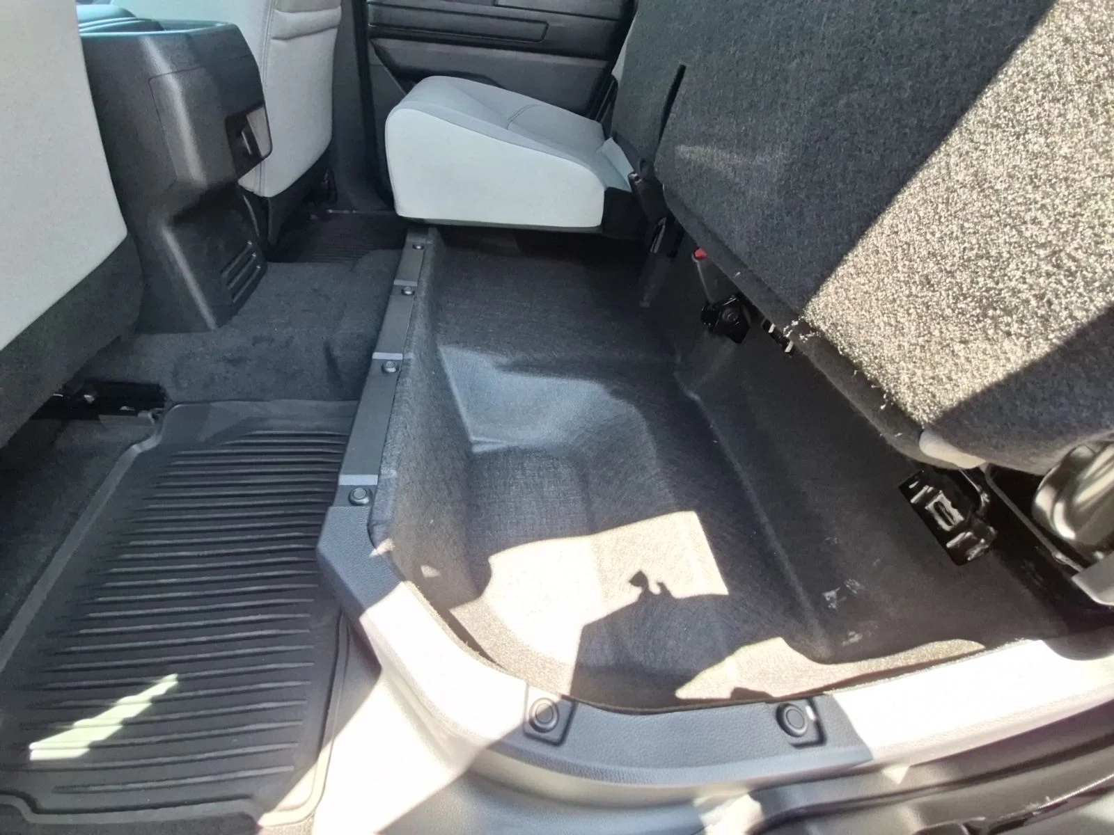 2026 Toyota Tacoma SR5 - Photo 33