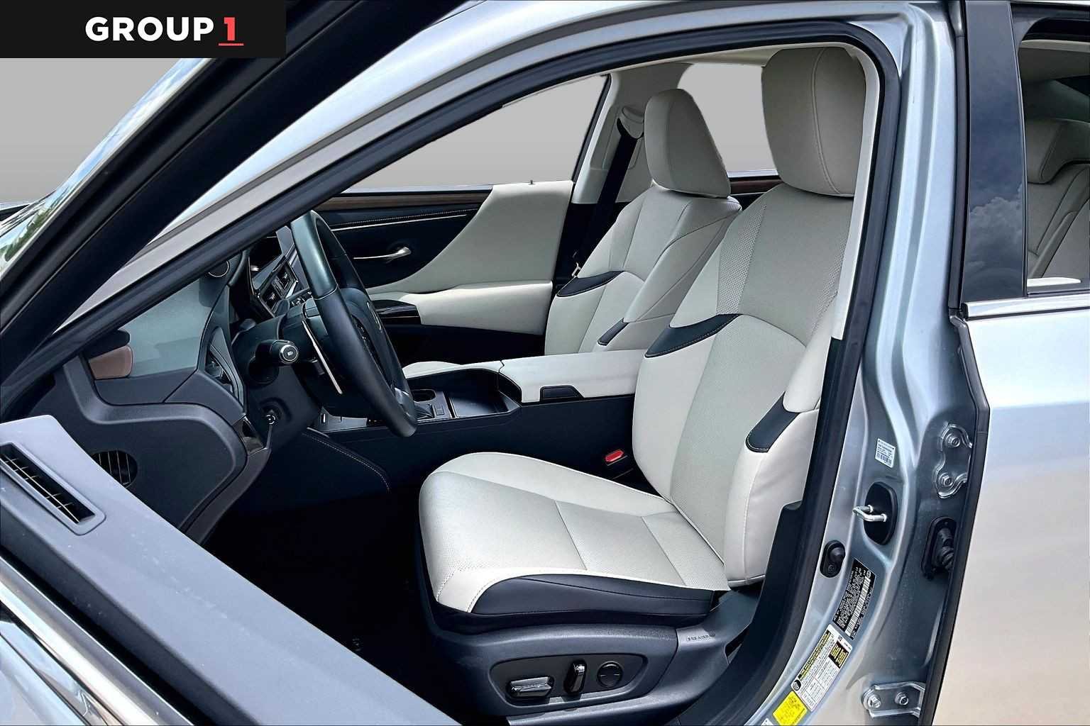 Used 2025 Iridium Lexus  image 7