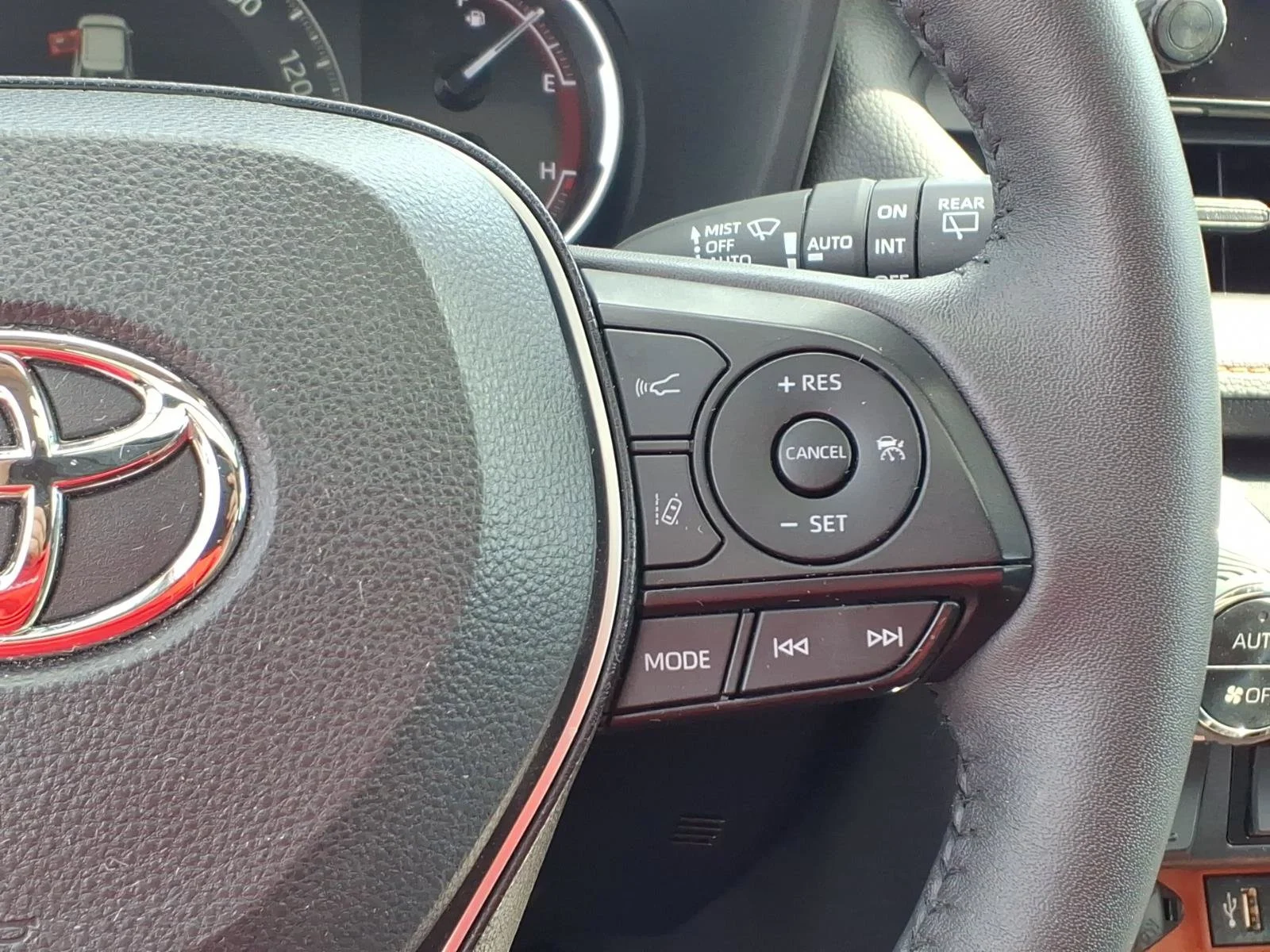 Used 2023 Lunar Toyota Adventure image 19