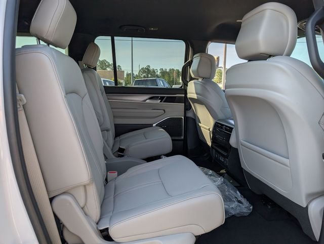 New 2026 Bright White Clear-Coat Exterior Paint Jeep  image 30