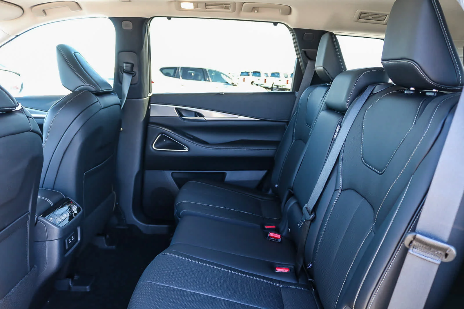 New 2026 MINERAL BLACK INFINITI Luxe FWD image 22
