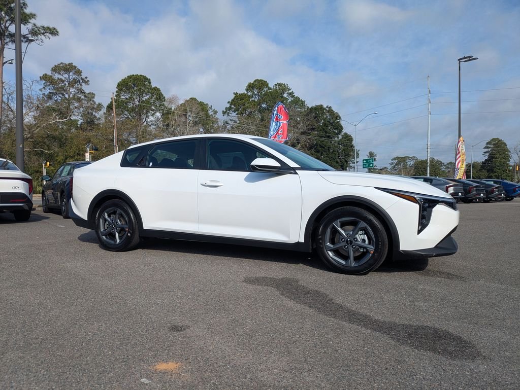 New 2026 Snow White Pearl Kia LXS image 1
