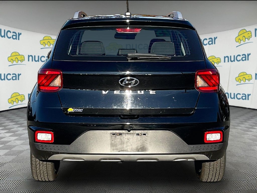 Used 2025 Onyx Black Hyundai SEL image 5