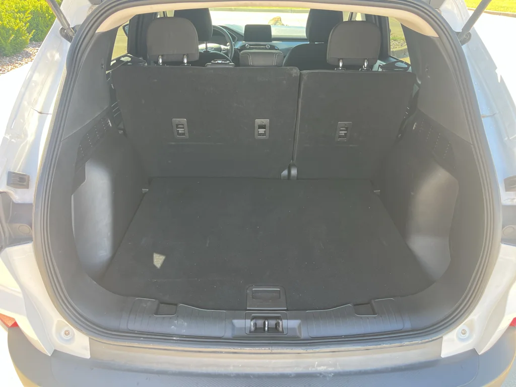 Used 2025 Oxford White Ford Active image 9