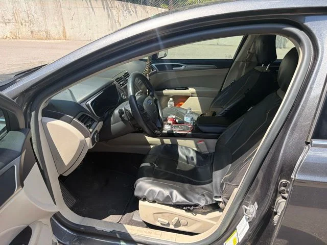 Used 2019 Gray Ford SE image 8