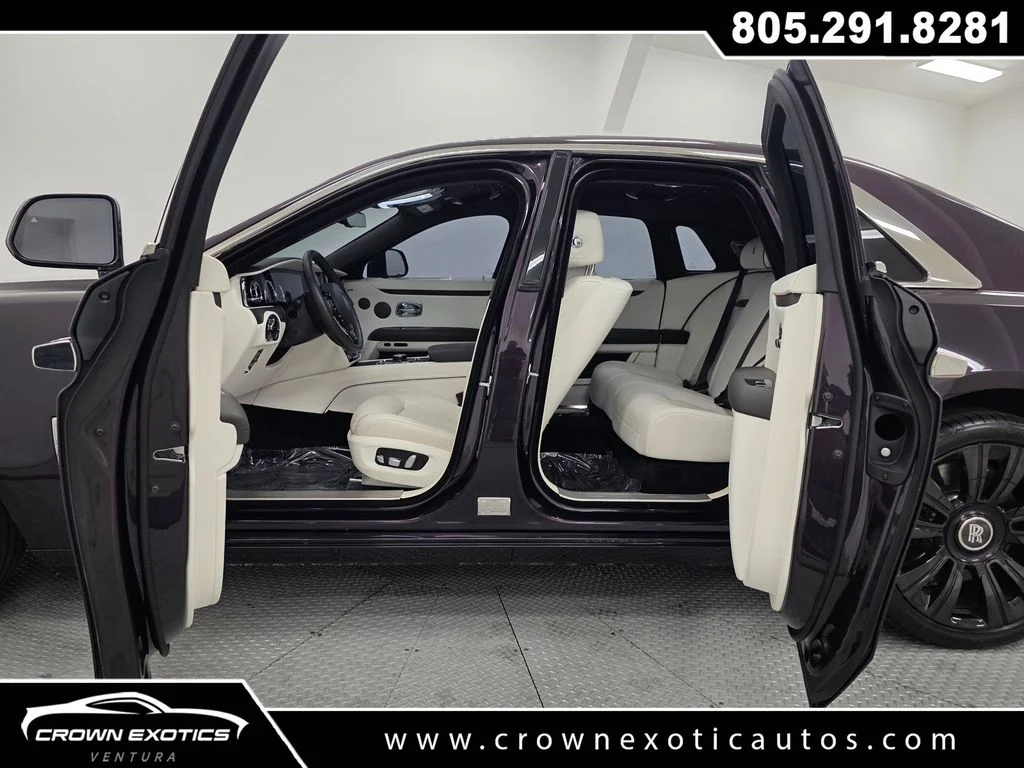Used 2023 Purple Rolls-Royce Base image 42