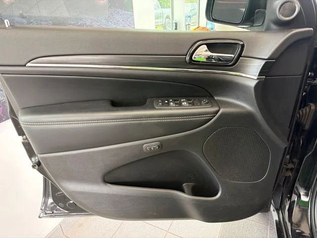 Used 2021 Black Jeep Limited image 12