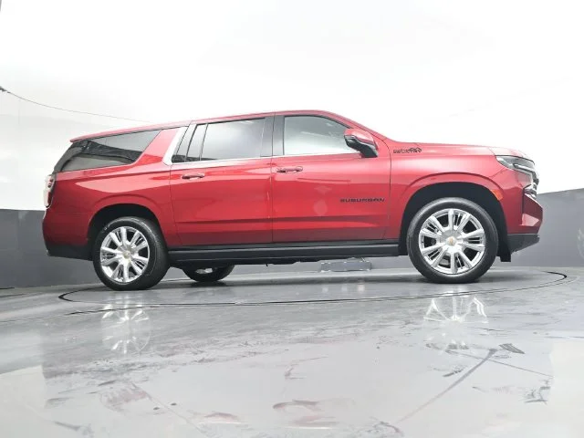 Used 2021 Red Chevrolet High Country image 31