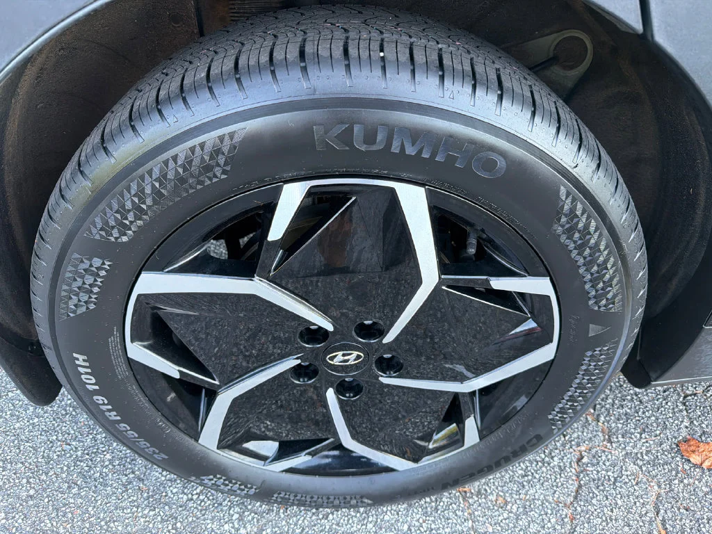 Used 2023 Blue Hyundai SEL image 17
