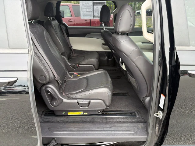 Used 2024 Black Kia LX Seat Package image 15