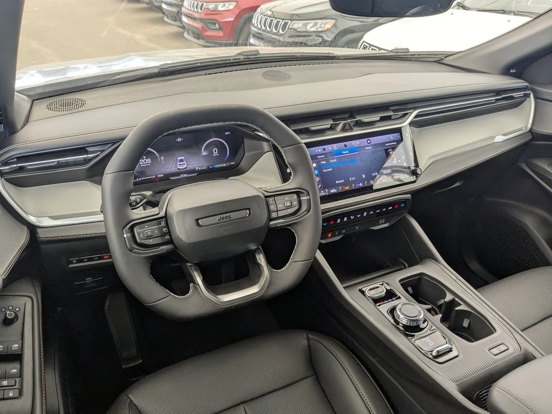 New 2026 Grey Jeep Limited - - 4x4 - 1.6L I- 4 Turbo Hybrid - 12.3 Uconnect w/ Nav - Pano Sunroof & More! image 24