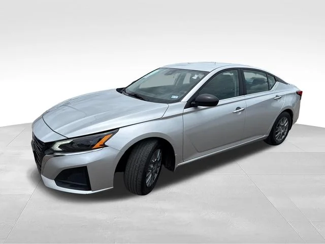 Used 2024 Silver Nissan 2.5 S image 3