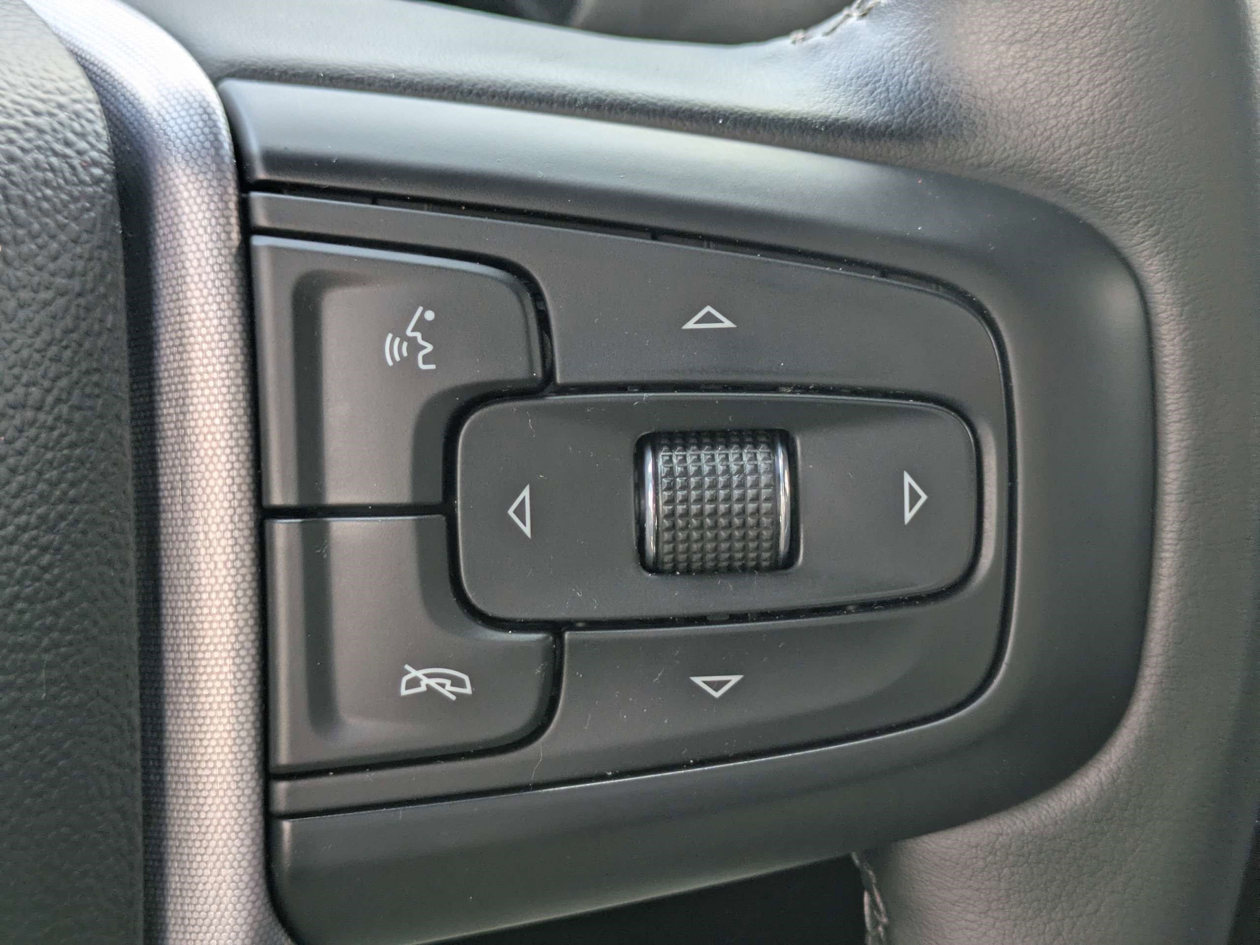 Used 2023 Summit White GMC Elevation image 25