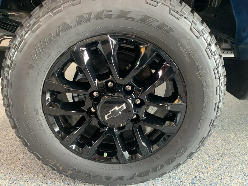 New 2026 Lakeshore Blue Metallic Chevrolet Custom image 31