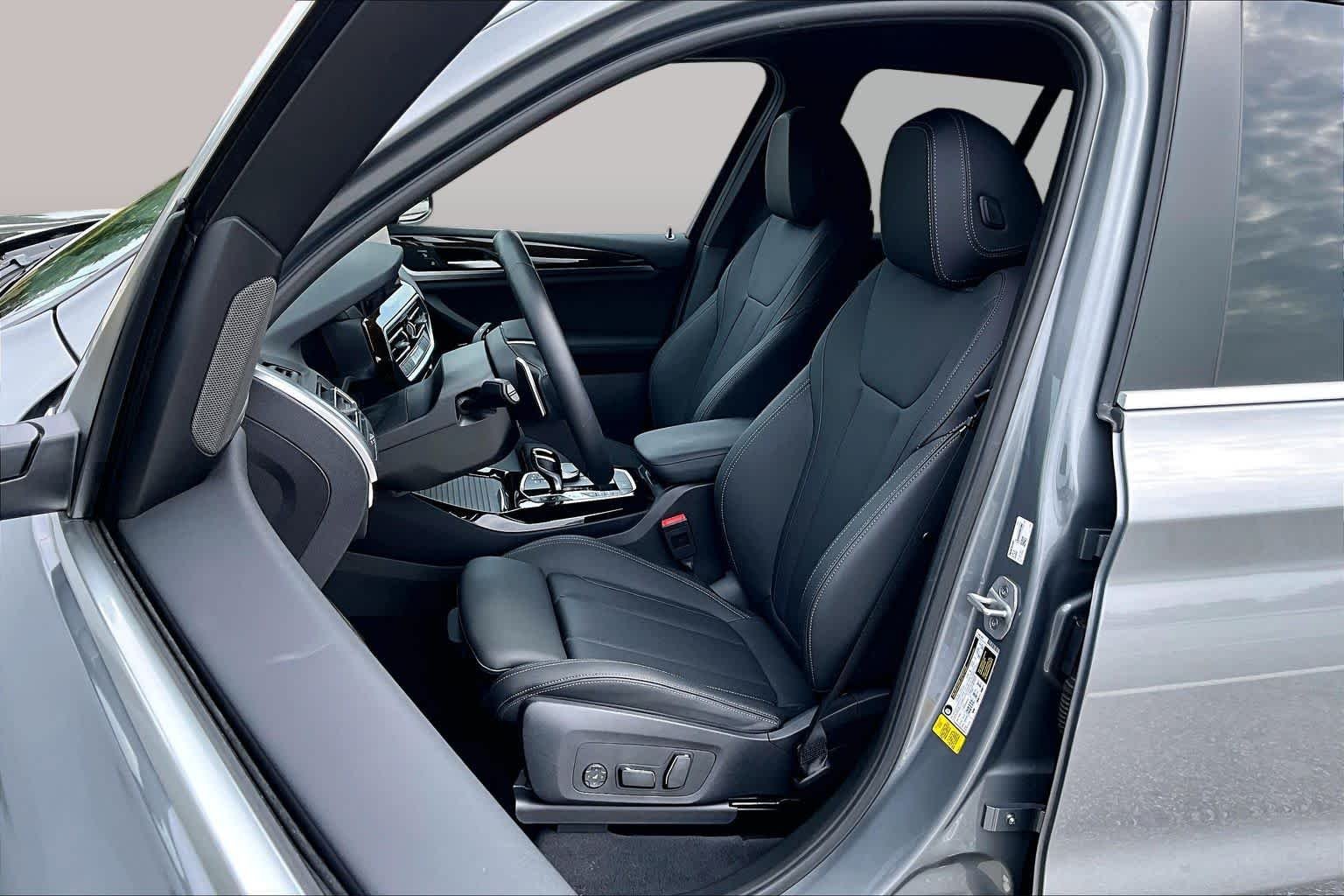 Used 2024 Skyscraper Grey Metallic BMW sDrive30i image 8