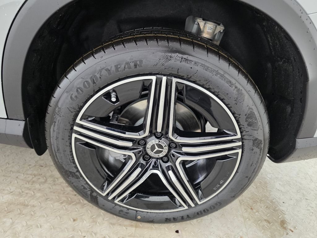 New 2026 MANUFAKTUR Alpine Grey Mercedes-Benz GLC 300 image 12
