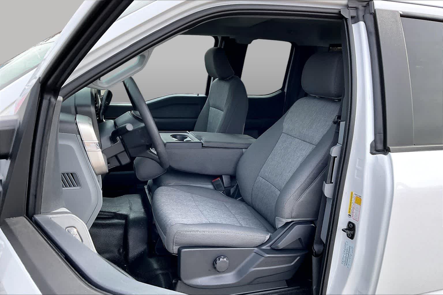 New 2026 Oxford White Ford F-250® XL image 9
