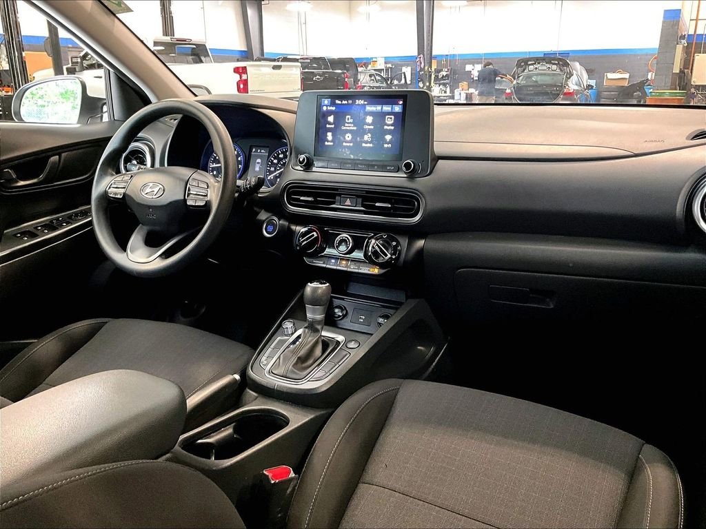 Used 2022 White Hyundai SEL image 14
