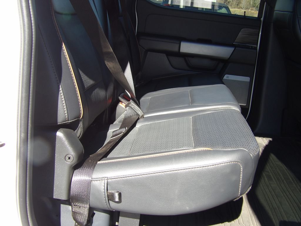 Used 2024 White Metallic Ford Lariat image 16