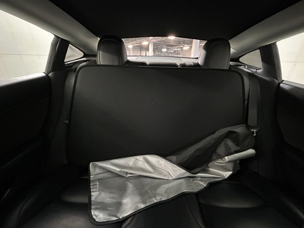 Used 2022  Tesla Long Range image 19