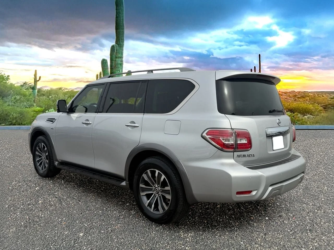 Used 2018 Brilliant Silver Nissan SL image 5